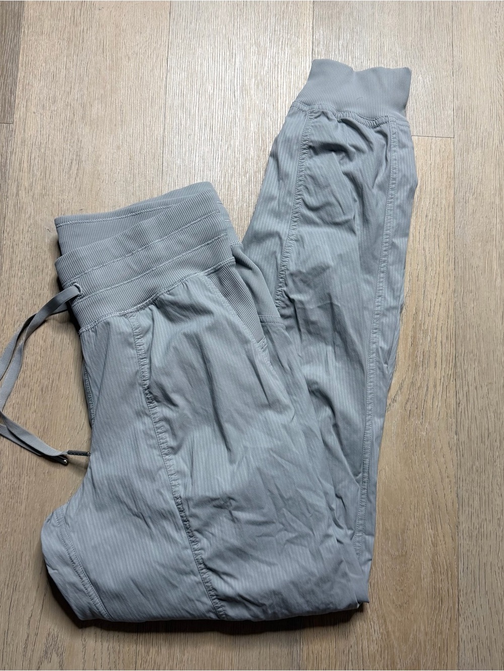 Lululemon studio jogger in silver drop - size 4 - Picture 3 of 8